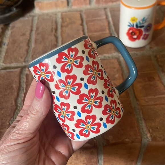 The Pioneer Woman Ceramic Floral Handled Salt & Pepper Shakers - Picture 3 of 6